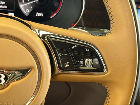 Certified 2023 Bentley Bentayga AWD/4WD image 27