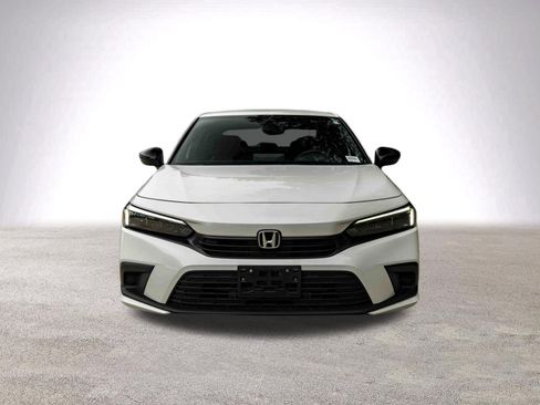 Used 2023 Honda Civic Sport image 3