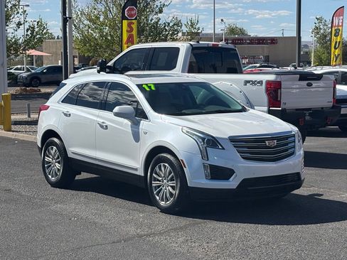 Used 2017 Cadillac XT5 Luxury w/ Driver Awareness Package FWD image 4