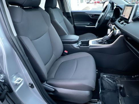 Used 2024 Toyota RAV4 LE image 31