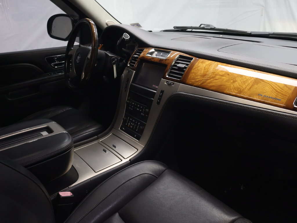Used 2013 Cadillac Escalade ESV Platinum RWD image 10