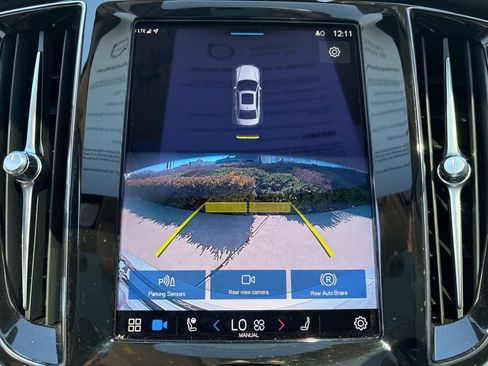 Certified 2023 Volvo S60 B5 Core w/ Climate Package image 28