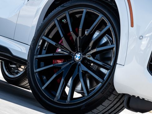 New 2026 BMW X6 M60i image 9