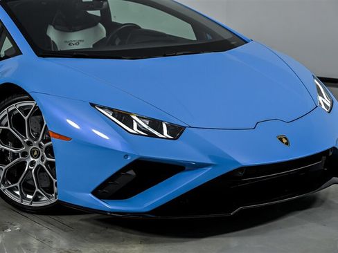Used 2021 Lamborghini Huracan EVO RWD image 2
