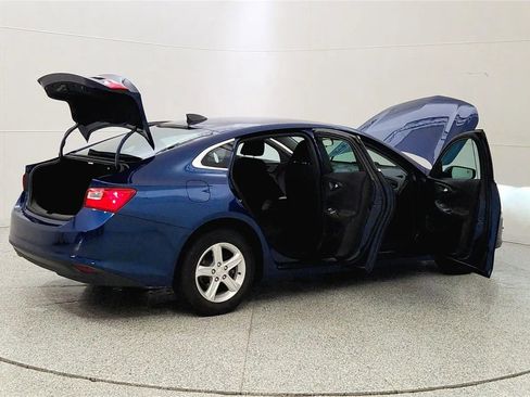 Used 2019 Chevrolet Malibu LS w/ Driver Confidence Package image 12