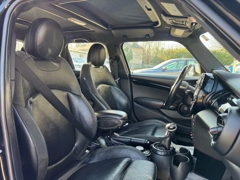 Used 2015 MINI Cooper 4-Door Hardtop image 22