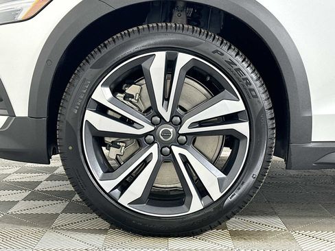 New 2026 Volvo V60 B5 Cross Country Plus w/ Climate Package image 29