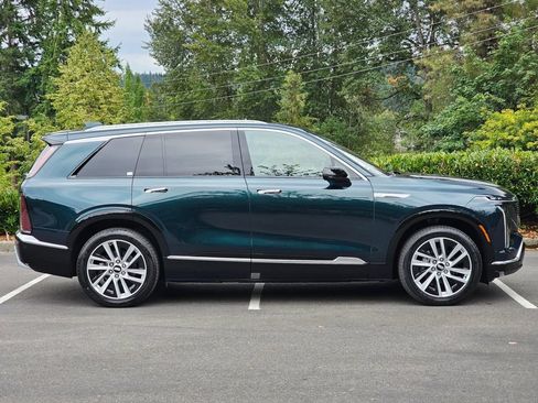 New 2027 Cadillac Vistiq Luxury AWD/4WD image 6