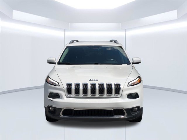 Used 2017 Jeep Cherokee Limited FWD image 10