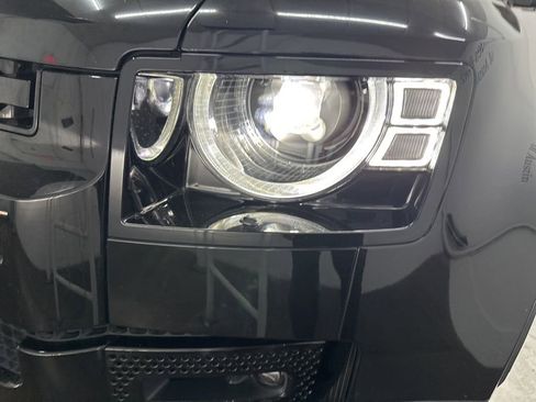 Used 2022 Land Rover Defender 110 SE image 28