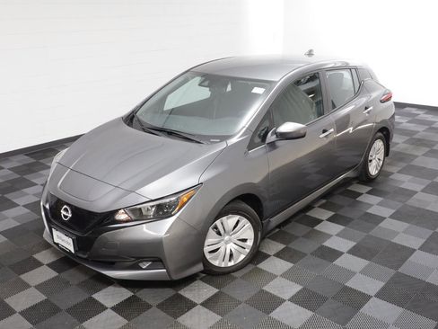 Used 2023 Nissan Leaf S image 2