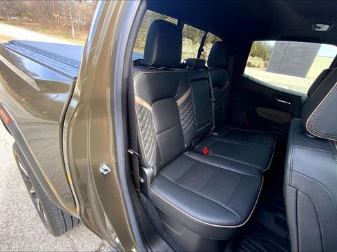 Used 2023 GMC Canyon Denali image 23