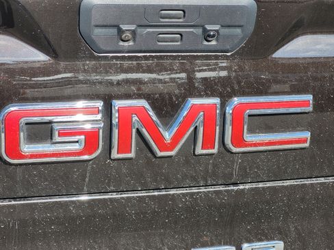 Used 2019 GMC Sierra 1500 SLT w/ SLT Premium Plus Package AWD/4WD image 11