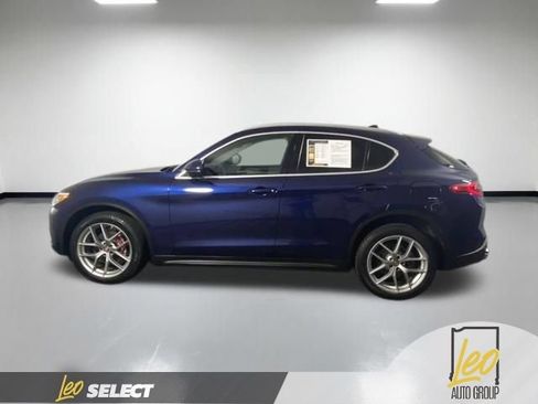 Used 2018 Alfa Romeo Stelvio Ti AWD/4WD image 2