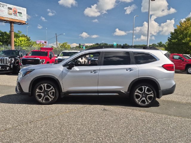 Used 2025 Subaru Ascent Touring AWD/4WD image 7