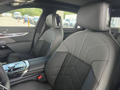 New 2026 BMW 740i w/ Executive Package RWD image 17