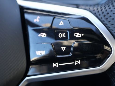 Used 2023 Volkswagen Tiguan SE R-Line image 12