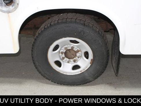 Used 2014 Chevrolet Express 3500 RWD image 11