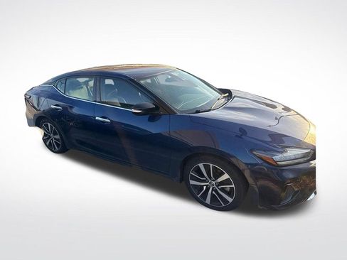 Used 2022 Nissan Maxima SV w/ Floor Mat Group FWD image 2