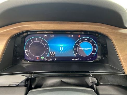 Used 2025 Volkswagen Atlas SE AWD/4WD image 16