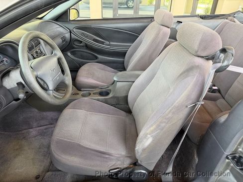 Used 2002 Ford Mustang Convertible RWD image 47