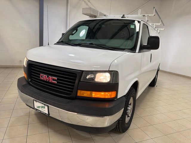 Used 2018 GMC Savana 2500 RWD image 2