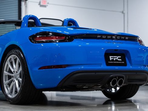 Used 2022 Porsche 718 Boxster RWD image 19