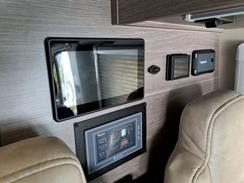 Used 2023 Mercedes-Benz Sprinter 2500 image 15