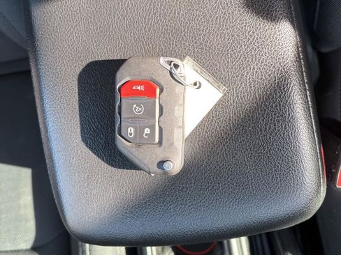 Used 2021 Jeep Gladiator Sport AWD/4WD image 24
