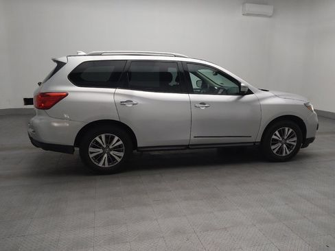 Used 2020 Nissan Pathfinder SL image 10