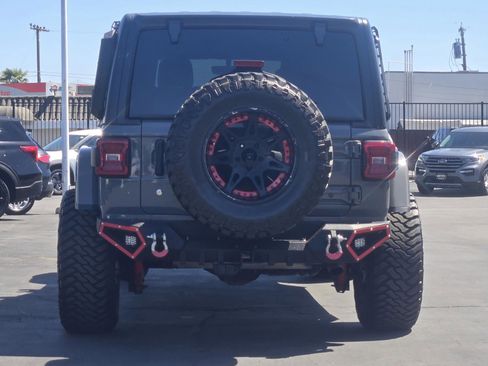 Used 2018 Jeep Wrangler Unlimited Rubicon w/ Dual Top Group AWD/4WD image 4