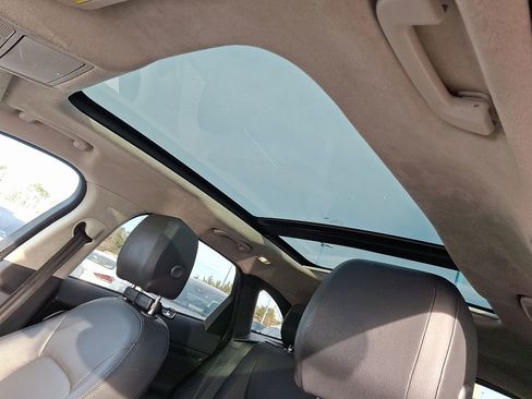 Used 2020 Jaguar F-PACE Premium image 14