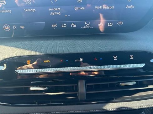 Used 2026 Buick Enclave Preferred AWD/4WD image 39