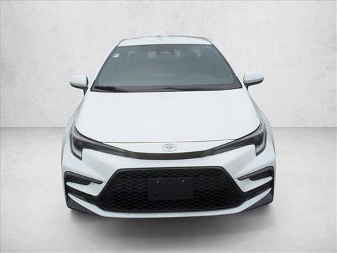 Used 2023 Toyota Corolla SE FWD image 2