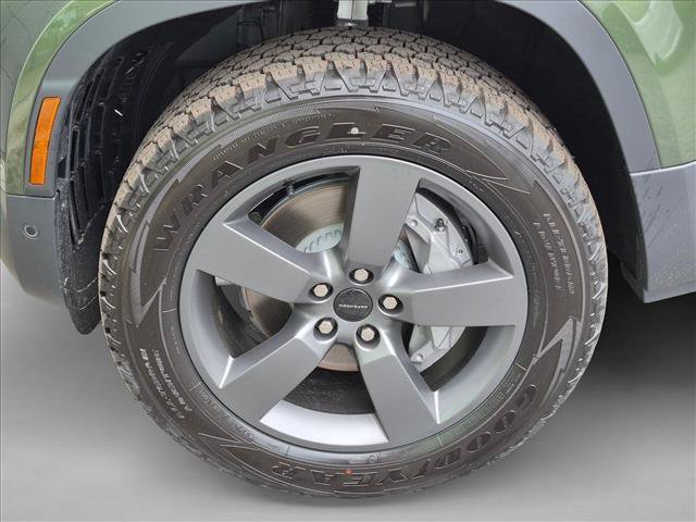 New 2026 Land Rover Defender 110 S AWD/4WD image 9