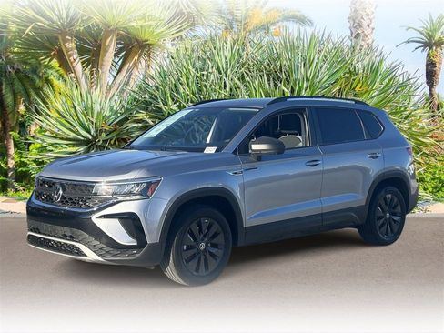 Used 2022 Volkswagen Taos S image 1