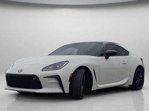 Used 2023 Toyota GR86 Premium RWD image 18