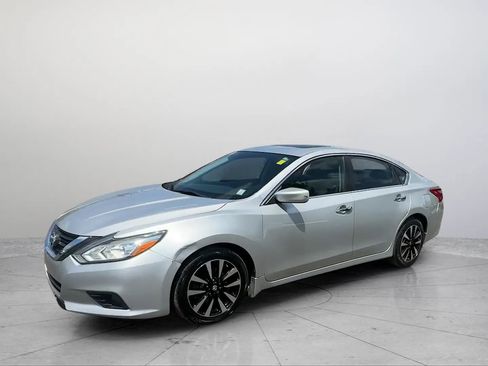Used 2017 Nissan Altima 2.5 SV FWD image 1