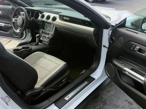 Used 2018 Ford Mustang Premium image 10