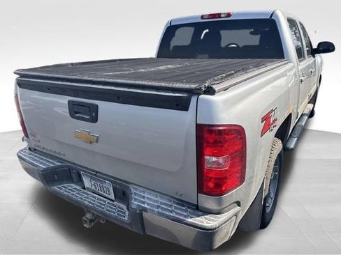 Used 2010 Chevrolet Silverado 1500 LT AWD/4WD image 15