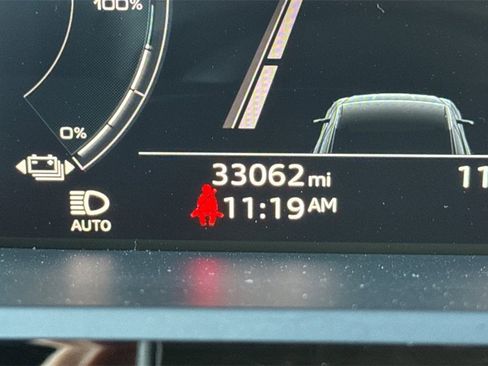 Used 2022 Audi e-tron S Prestige image 24