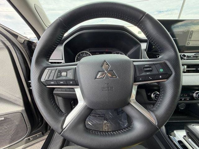 Used 2025 Mitsubishi Outlander SE FWD image 22