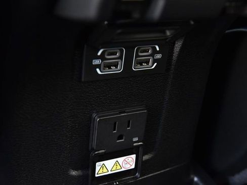 Used 2025 Jeep Wrangler Unlimited Sahara w/ Safety Group AWD/4WD image 25
