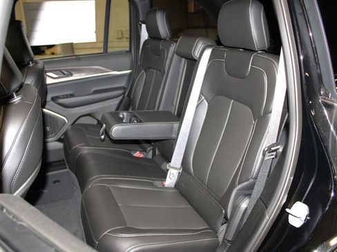 New 2025 Jeep Grand Cherokee Limited w/ Luxury Tech Group II image 29