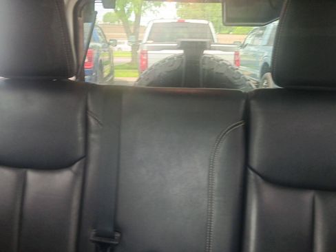 Used 2015 Jeep Wrangler Unlimited Rubicon AWD/4WD image 14