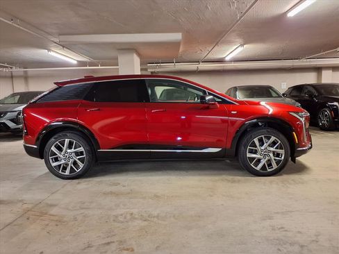 New 2026 Cadillac Optiq Luxury 1 image 4