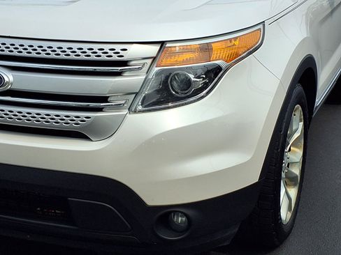 Used 2013 Ford Explorer XLT AWD/4WD image 30
