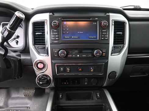 Used 2016 Nissan Titan XD AWD/4WD image 28
