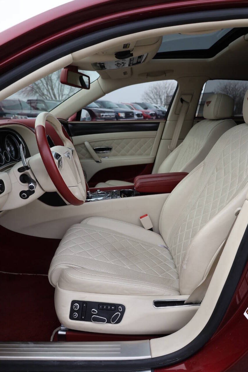 Used 2018 Bentley Flying Spur S W12 AWD/4WD image 13