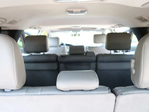 Used 2017 Toyota Sequoia Limited w/ Safety & Convenience Package AWD/4WD image 24